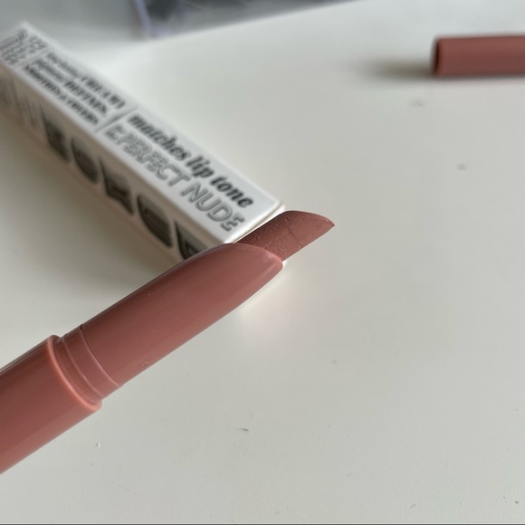 BUXOM True Nude Lip Foundation - Picture 6 of 8